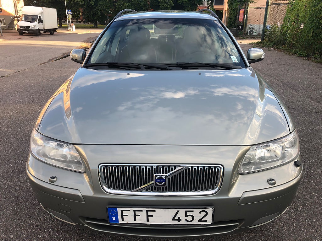 Volvo V70 2.4 Automat Momentum, Classic 170hk