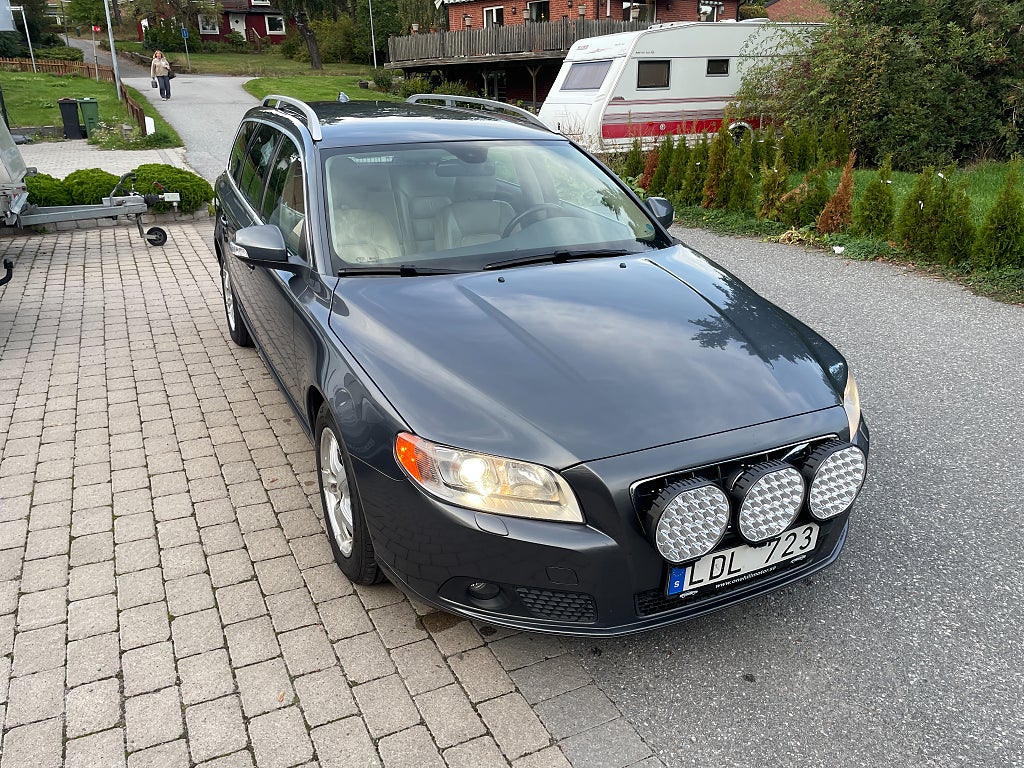 Volvo V70 1.6 D DRIVe Summum / Nyservad med nybytt kamrem 