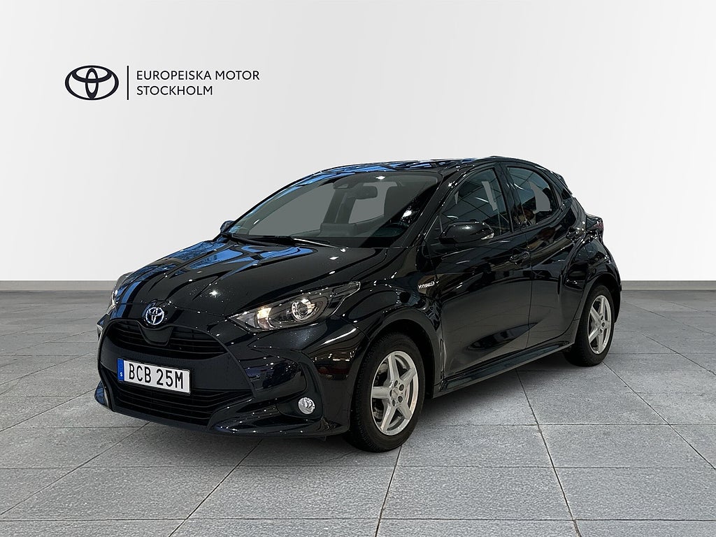 Toyota Yaris 1.5 Hybrid Active / V-hjul 