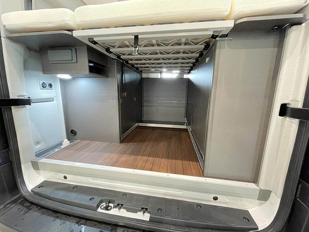 Volkswagen Grand California 600 / Under 6m / Taksäng / Automat / B-kort / E - Volkswagen