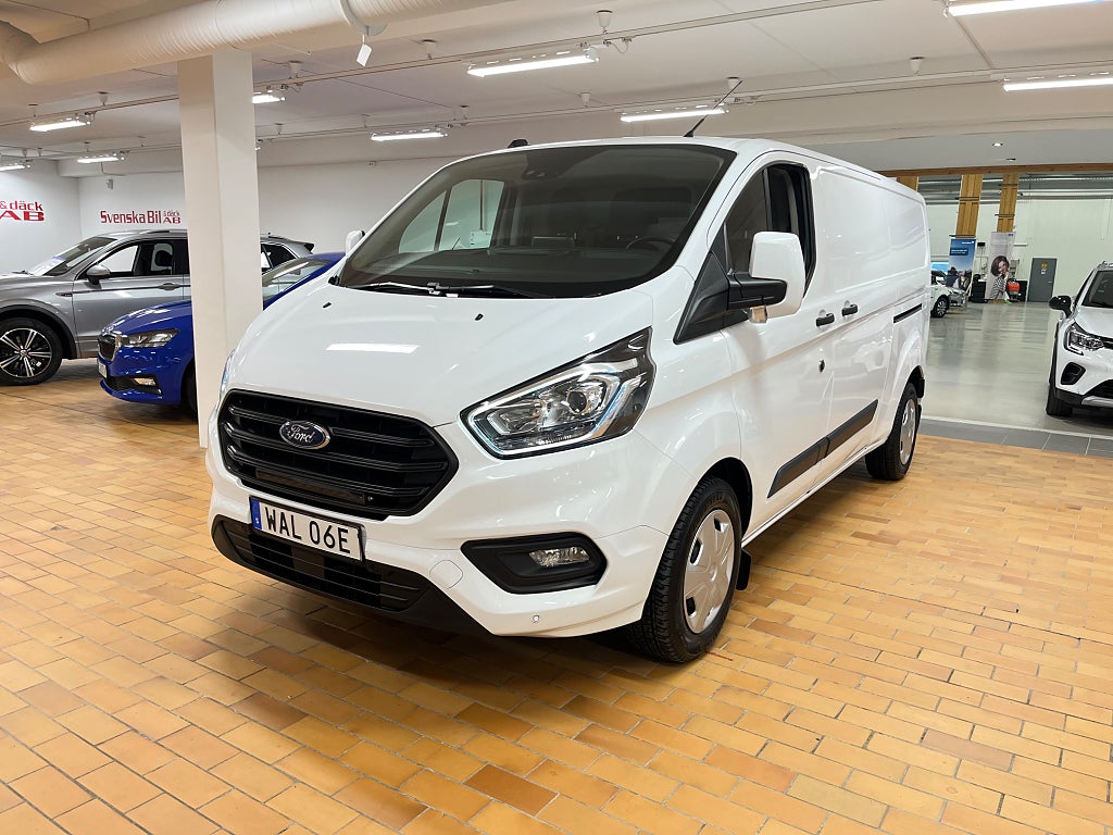 Ford Transit Custom Custom 300 L2 2.0 AUT (värmare+drag) 2.99% Ränta