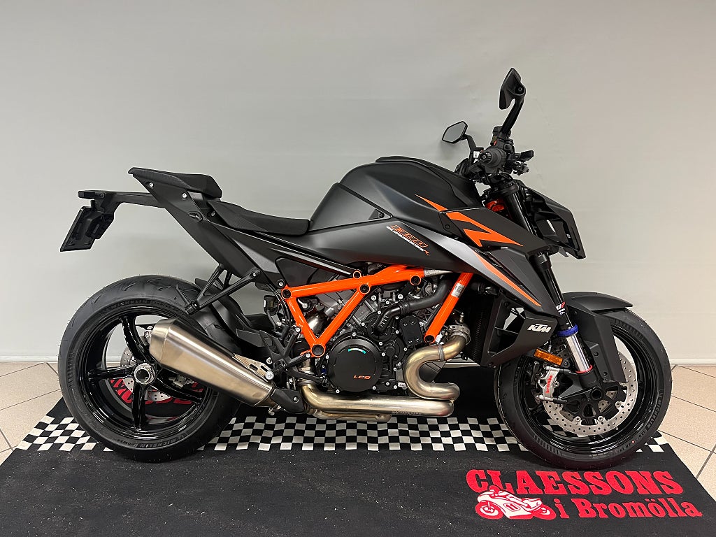 KTM 1390 Super Duke R EVO 