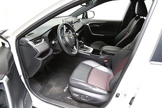 SUV Toyota RAV4 8 av 23