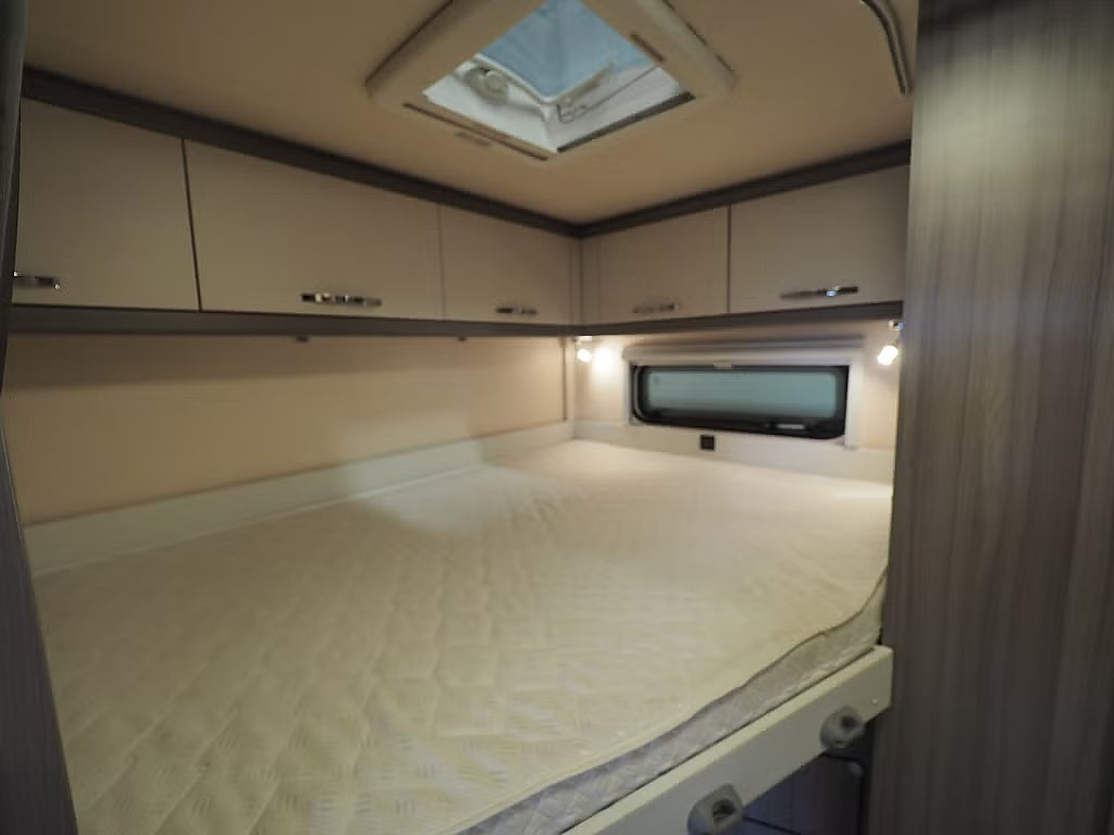 Hobby A70 GFM On tour B-kort 6 bäddar AC 3500kg 2022