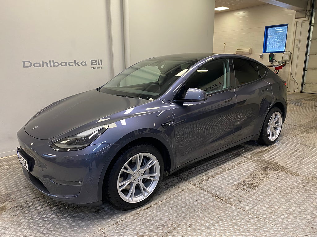 Tesla Model Y Long Range AWD / MOMS