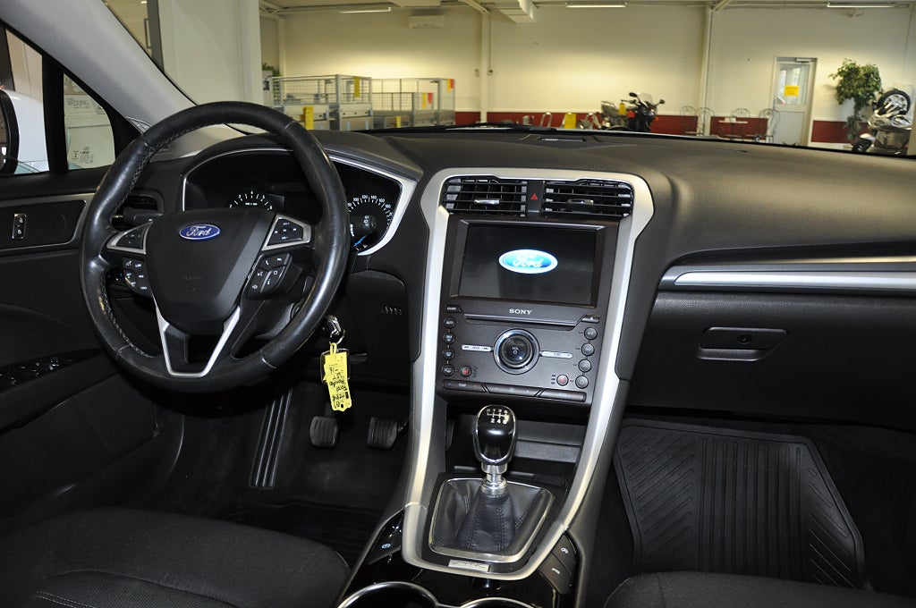 Ford Mondeo 2016 - miniatyr 8