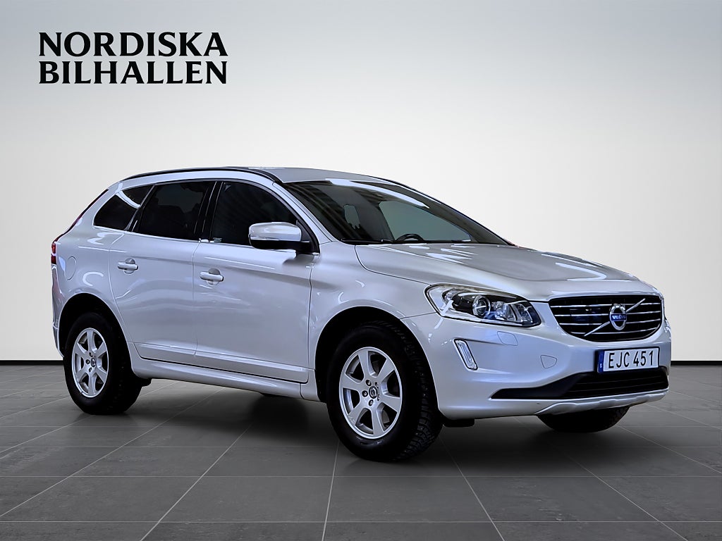 Volvo XC60 D4 Momentum Nybesiktad Dragkrok Värmare Adaptiv Fart