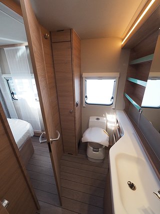 Husvagn, 2-axl Knaus Südwind 650 PXB 60 Year  18 av 20