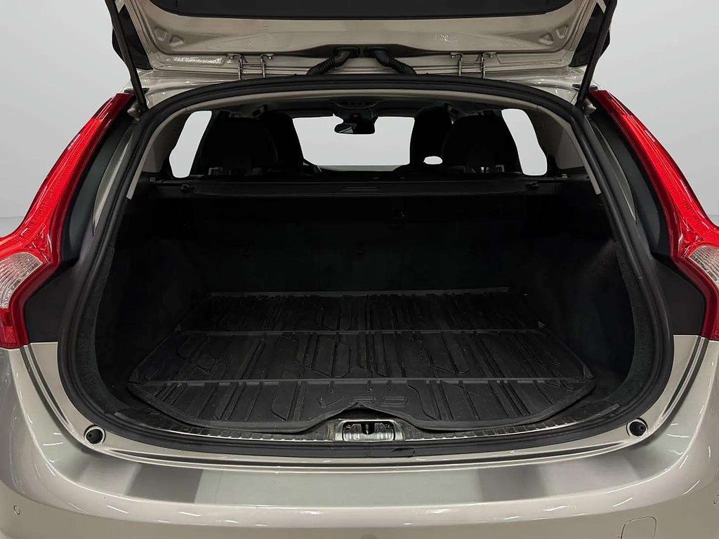 Volvo V60 D3 Momentum Gps Lucka Rattvärme  2 Ägare - miniatyr 17