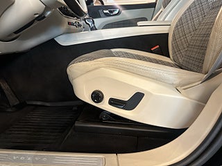 Volvo XC60 T5 AWD Geartronic Momentum Pro Edition/F.håll/Kamera/ – bild 12