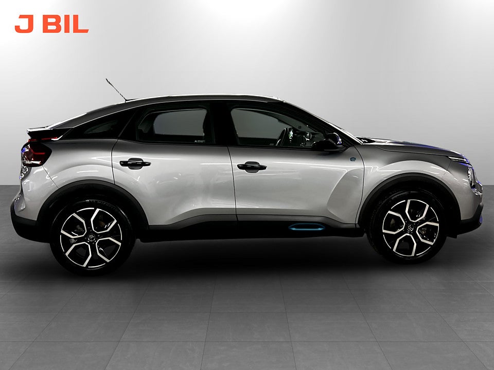 Bild på Citroën e-C4 Feel 50kWh 136hk Aut CARPLAY RATTVÄRME