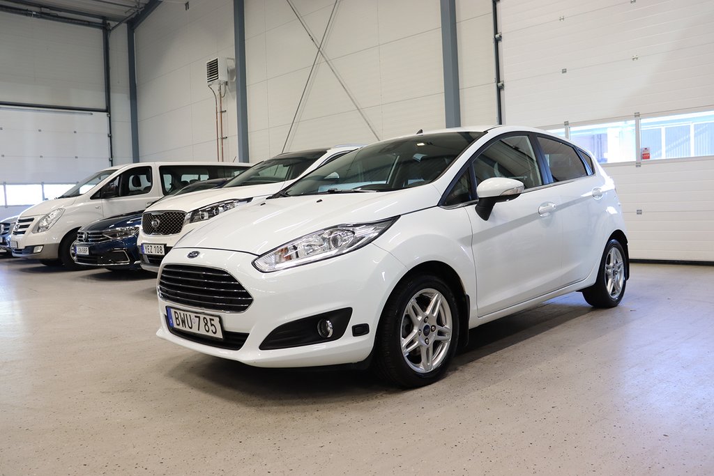 Ford Fiesta 1.0 EcoBoost Titanium M-Värm P-Sensorer 100hk