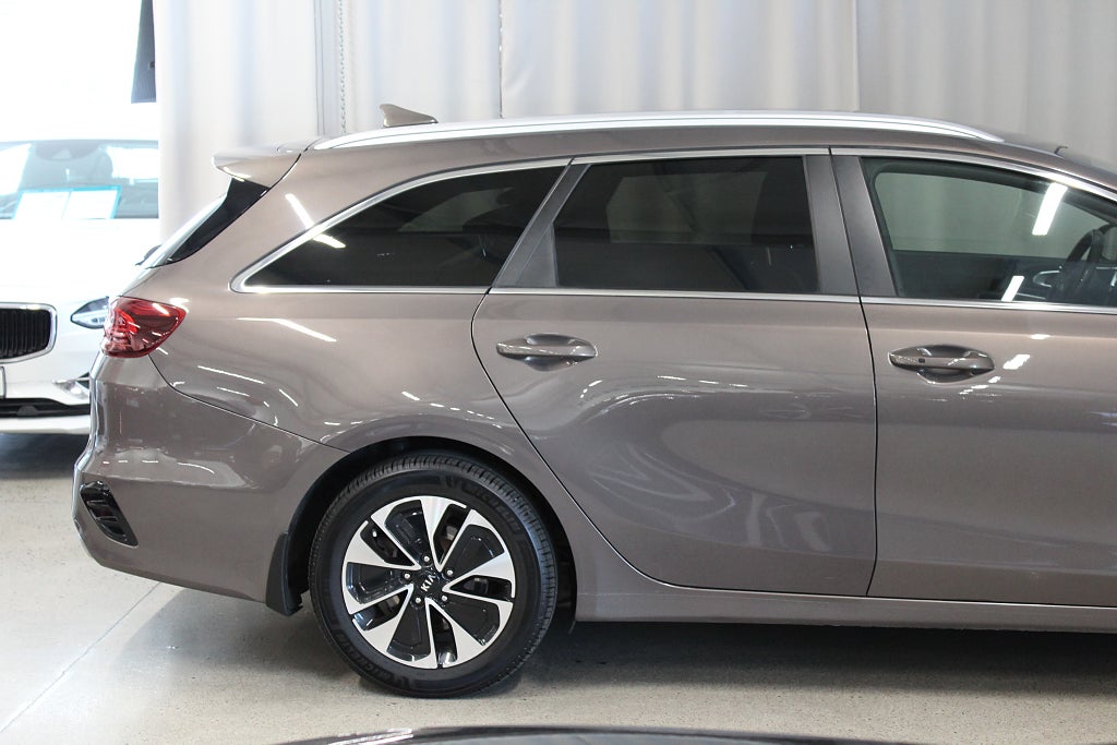 Kia Ceed Plug-in Hybrid, Advance Plus, Drag, S&V-hjul, Navi,
