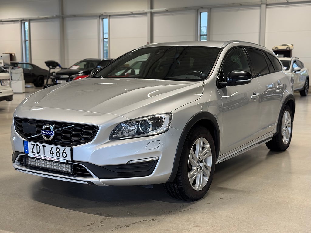 Volvo V60 Cross Country D4 AWD CLASSIC AUT DRAG VÄRME V-HJUL
