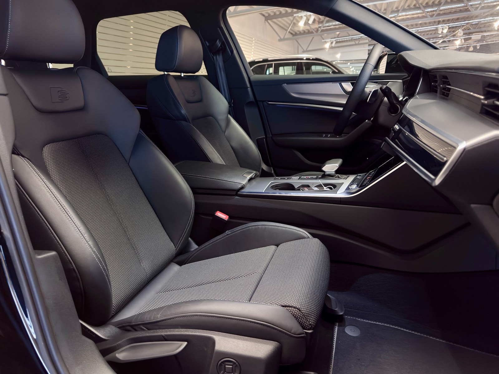 Audi A6 Avant 40 TDI quattro S Tronic | S-Line | Drag | Värmare 2023 - miniatyr 18