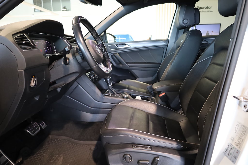 Volkswagen Tiguan 2.0 TSI 4M AUT R-Line Pano Cockpit Dynaudio Värmare Dra 2019