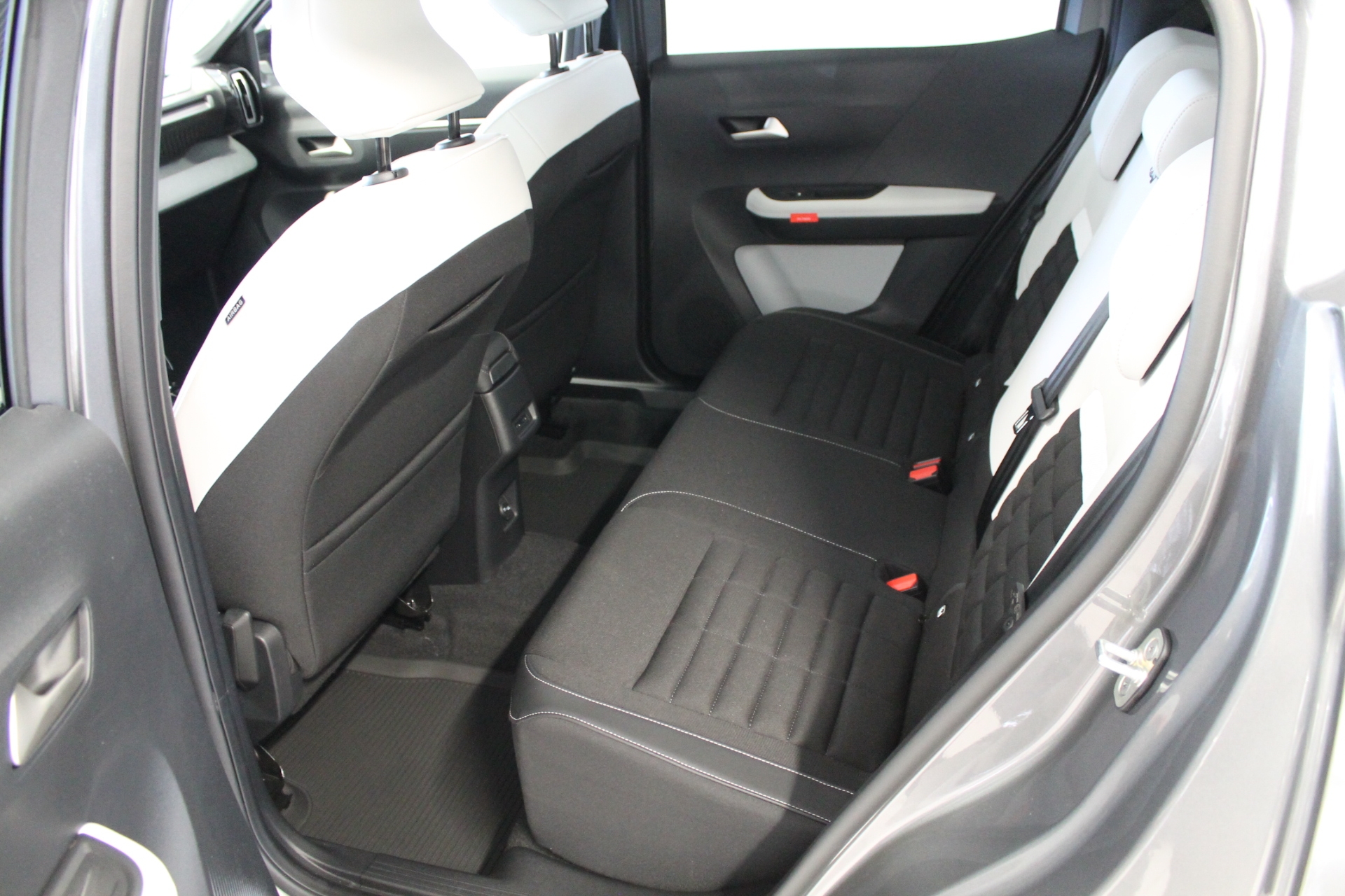 Citroen C3 Aircross MAX HYBRID 145 AUT 2026, bild 6/10