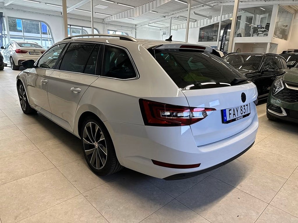 Skoda Superb Kombi 2.0 TDI 4x4 L&K/B-Kamera/Värm/Drag/Läder/Canton