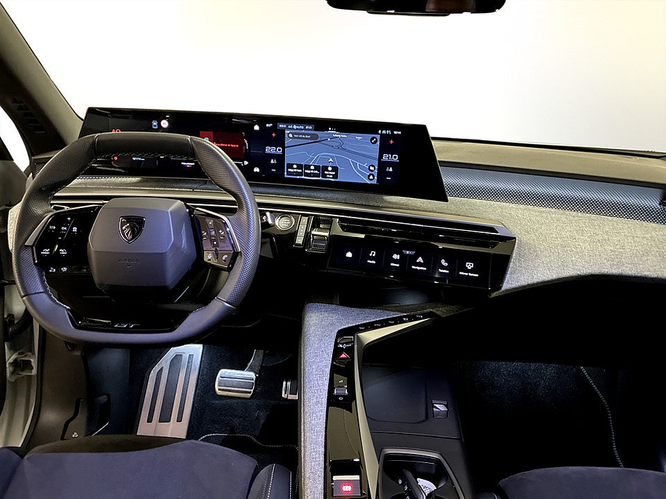 Bild på Peugeot 5008 GT Ultimate Hybrid 145hk Aut 7-SITS B-KAMERA CARPLAY