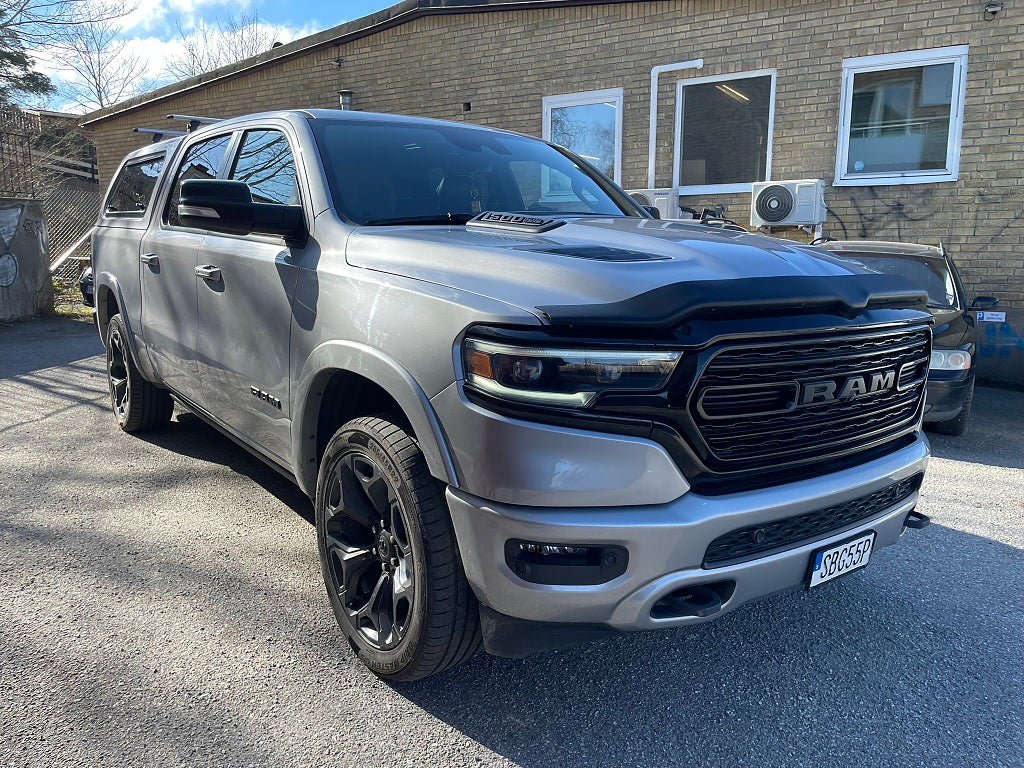 Dodge RAM Crew Cab 5.7 V8 HEMI Flex Fuel 4x4 TorqueFlite NIGHT