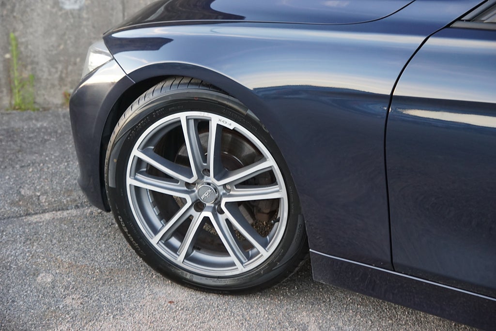 BMW 320D 184hk Sedan Sportline|Taklucka|P-Sensorer|HiFi|