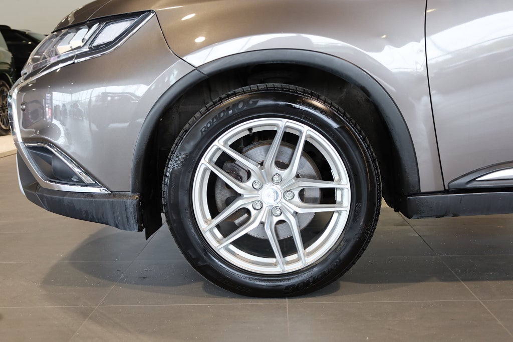 Mitsubishi Outlander 2.0 4WD AUT Business M-Värme 360° Läder 7-Sits 2020
