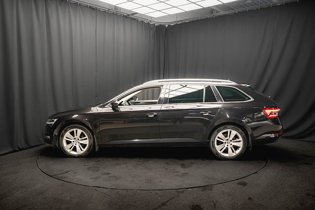 Skoda Superb TSI BUSINESS STYLE PANO B-VÄRM DRAG KAMERA CANTON
