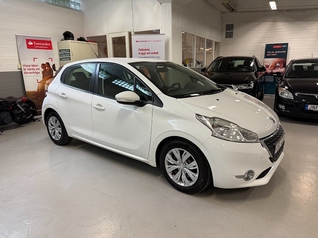 Peugeot 208 5-dörrar 1.6 e-HDi 2 Ägare Dragkrok Vinterhjul