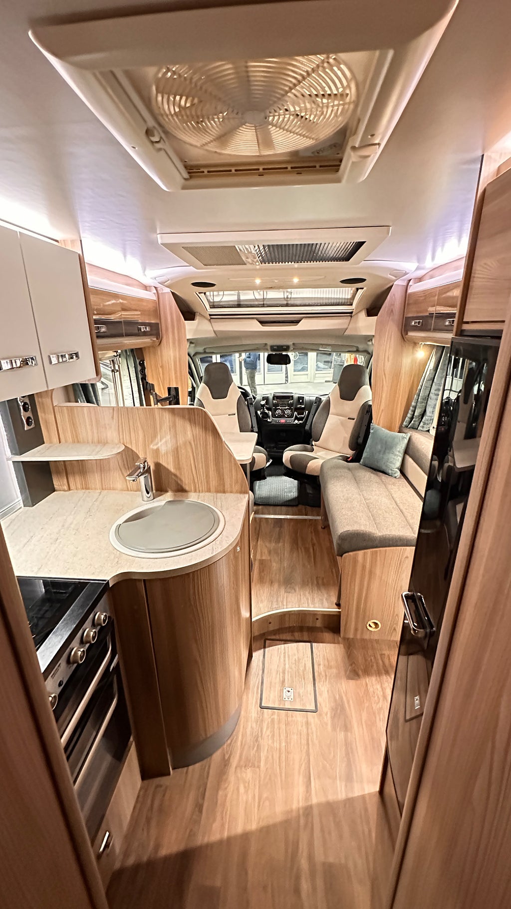 Swift 794 QB Toscane 150HK, Dubbelsäng, 1 ägare thumbnail