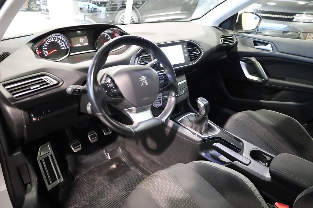 Peugeot 308 SW 1.2 Active Navi Drag Kamera M-värme 2016