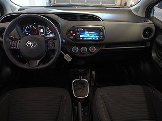 Halvkombi Toyota Yaris 13 av 20
