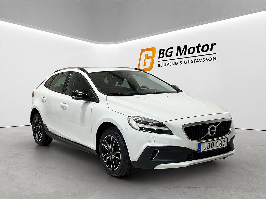 Volvo V40 Cross Country D2 120HK Business Advanced Aut Värmare/PDC/Bluetooth