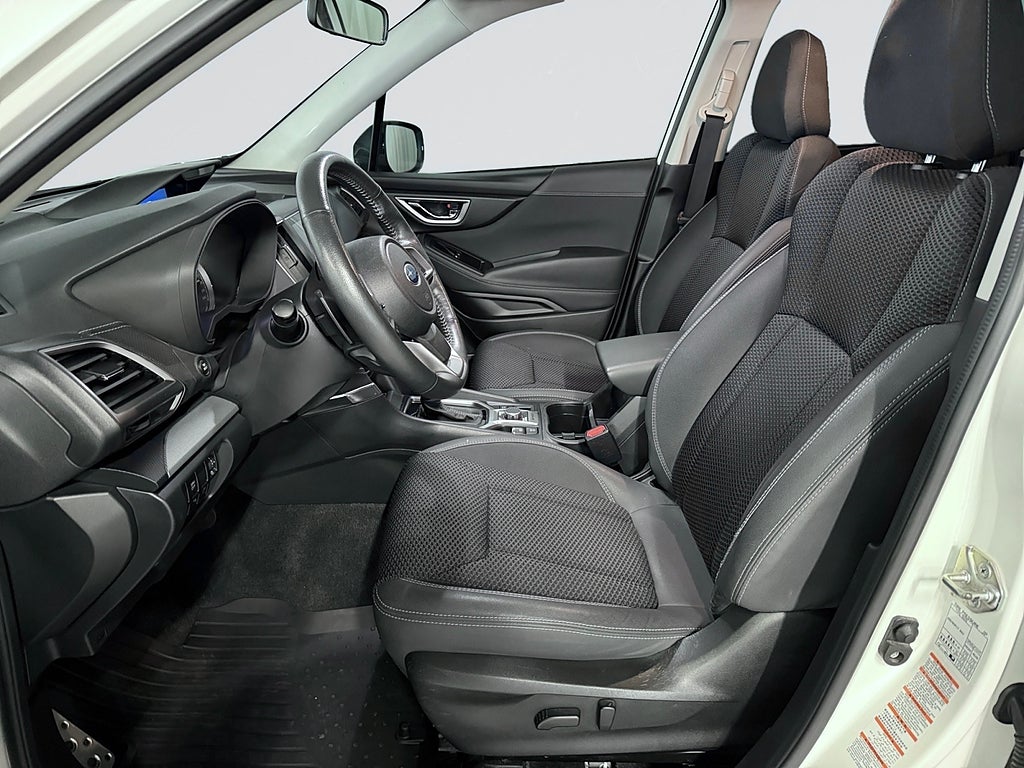 Subaru Forester e-Boxer Aut Dragkrok Rattvärme Kamera Carplay bild 10