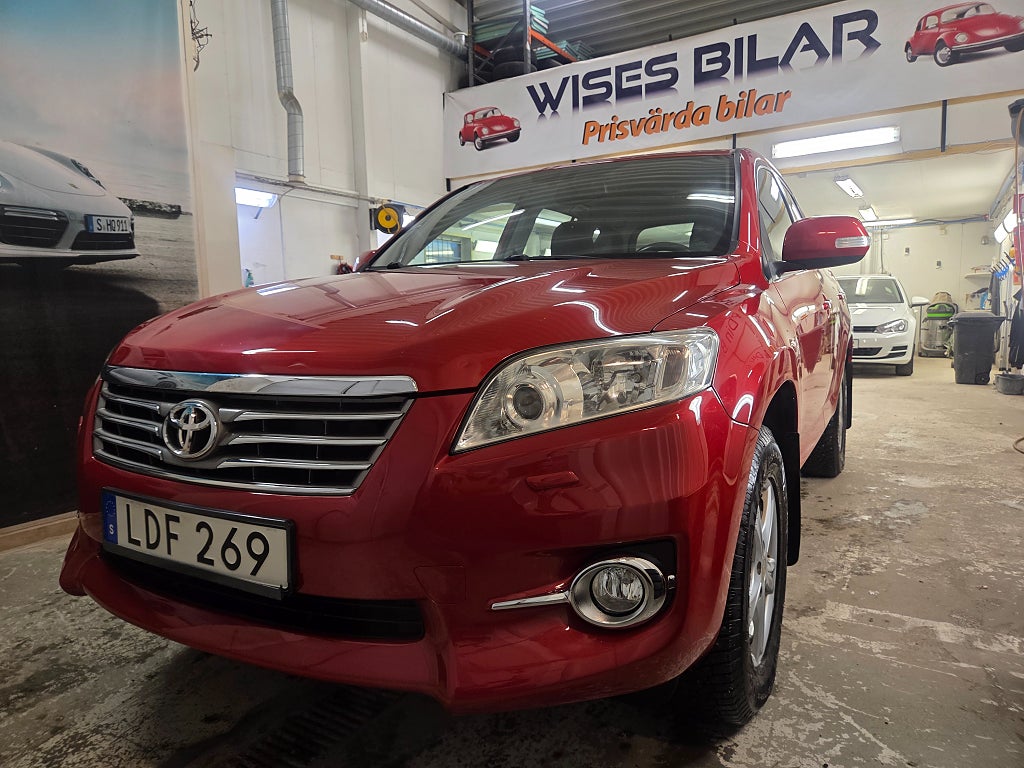 Toyota RAV4 2.0 VVT-i 4x4 Multidrive S 2 Ägare Euro 5