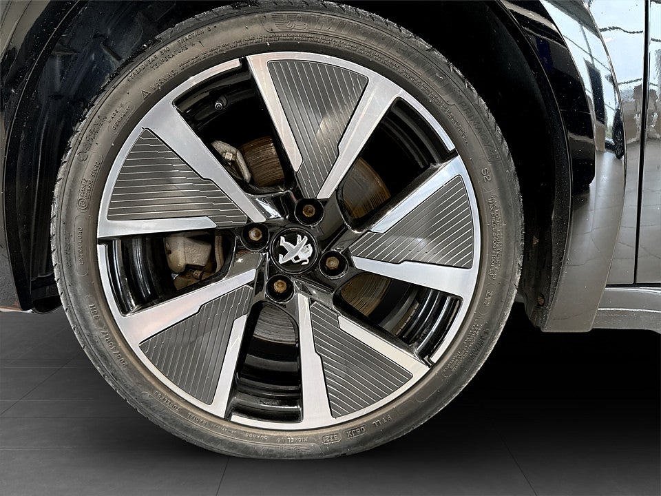 Bild på Peugeot E-208 GT Pack 50kWh 136hk Aut B-KAMERA NAVI