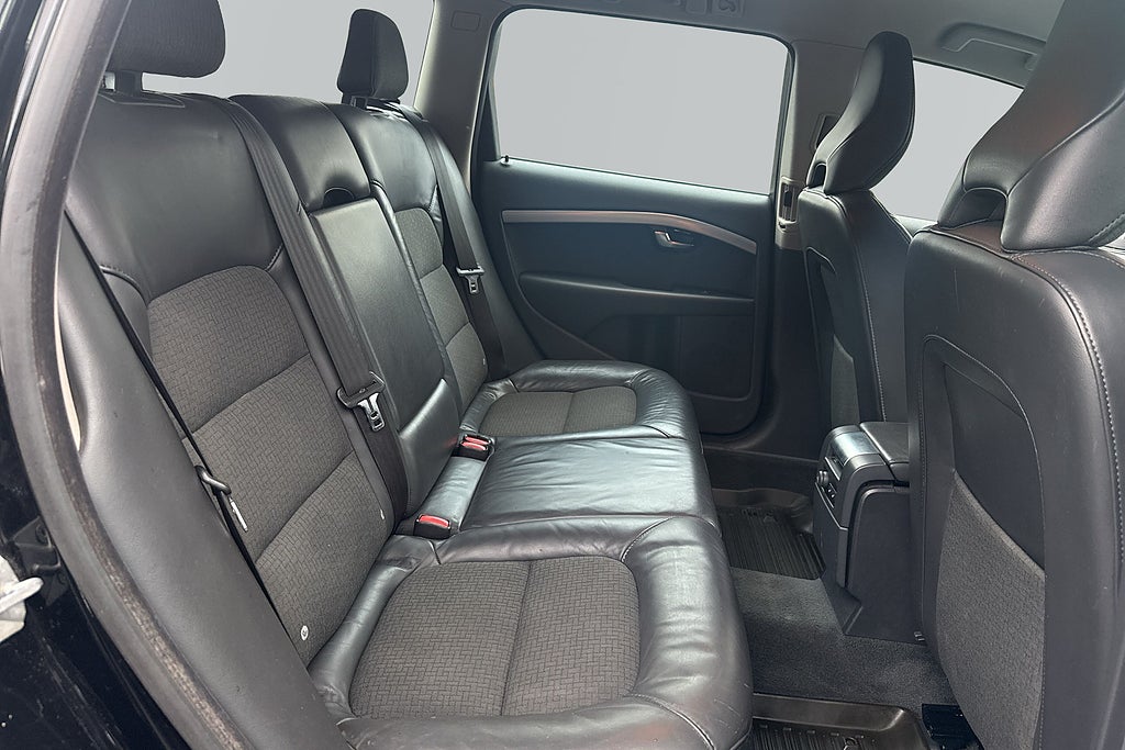 Volvo V70 2015