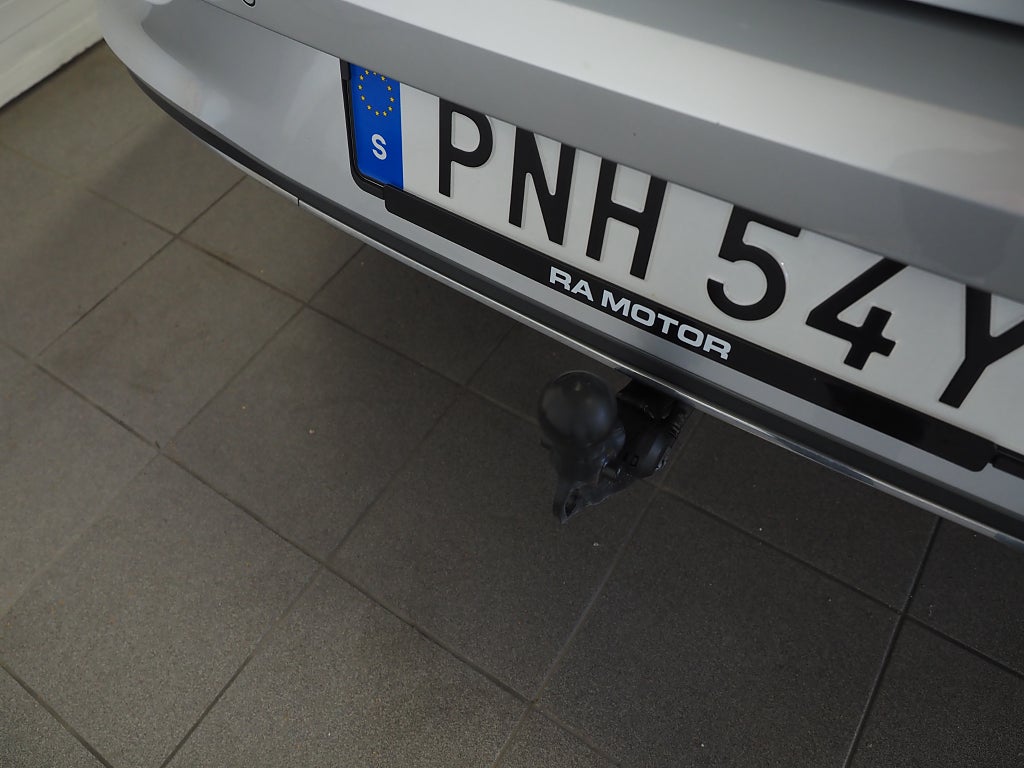 Volkswagen Golf GTE 1.4 TSI Plug-in 245hk Drag P-Värm Kamera Navi IQ 2023