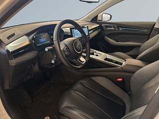 MG 5 Long Range 61.1 kWh Luxury Pvärm Garanti 360° SoV MOMS – bild 7