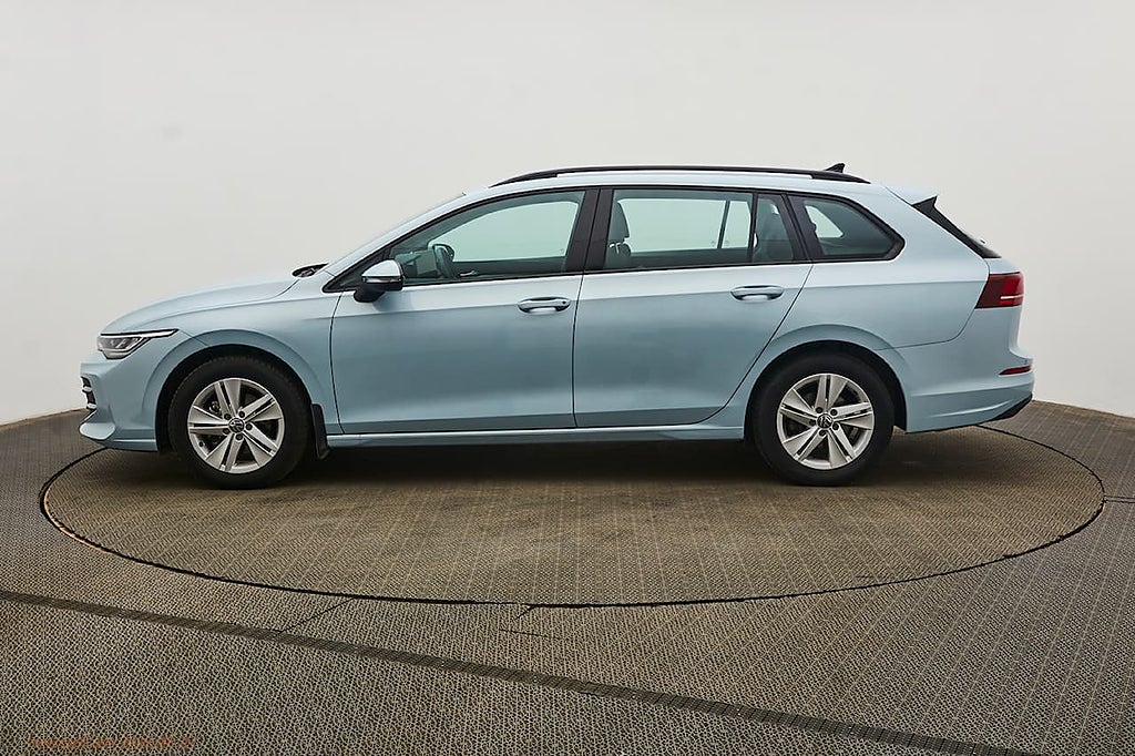 Volkswagen Golf I DSG 1.5 eTSI 150hk Drag och P-värmare