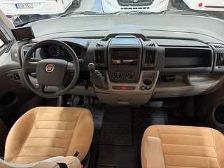 Husbil-integrerad Hymer B674 Highlight 150HK 3 av 18