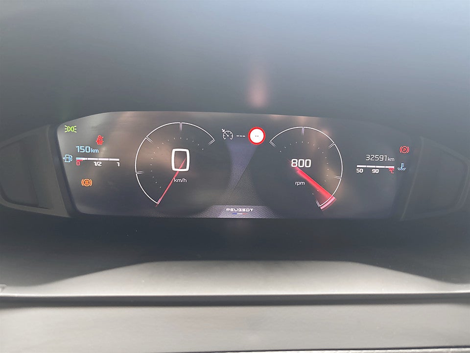 Bild på Peugeot 2008 Allure 1.2 PT 130hk B-KAMERA CARPLAY