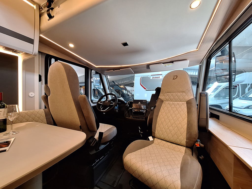 Dethleffs Globebus I6 Active Långbädd, Automat, Solcell, Vinter Komfort Pa