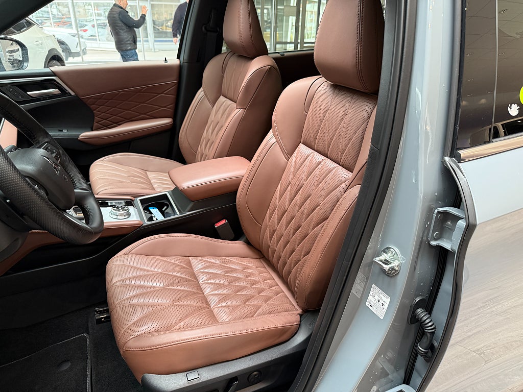Mitsubishi Outlander INSTYLE PHEV EDITION 4WD  thumbnail