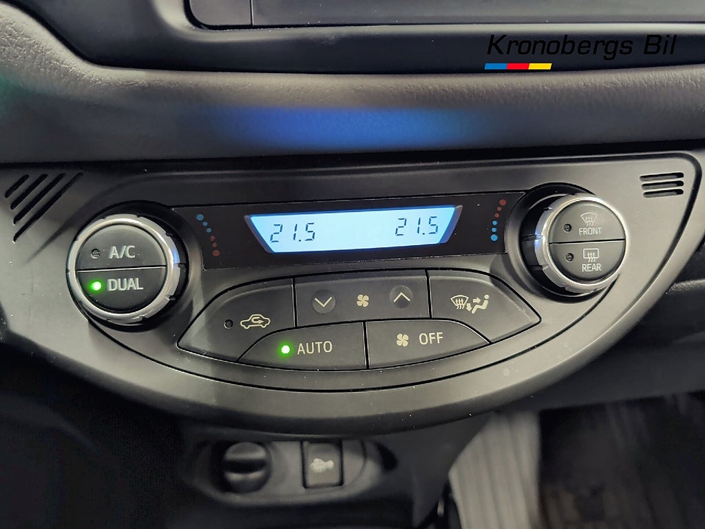 Toyota Yaris Hybrid Active 101 hk Automat  – bild 13