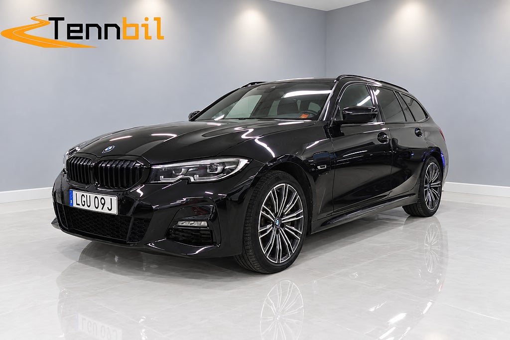 BMW 330e xDrive Touring M Sport HiFi Shadow Värmare Drag MOMS