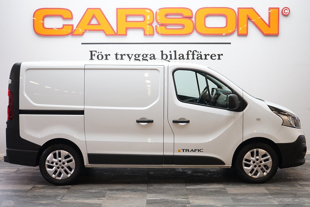 Skåpbil 2.7t 1.6 dCi Värmare Drag Fint skick!