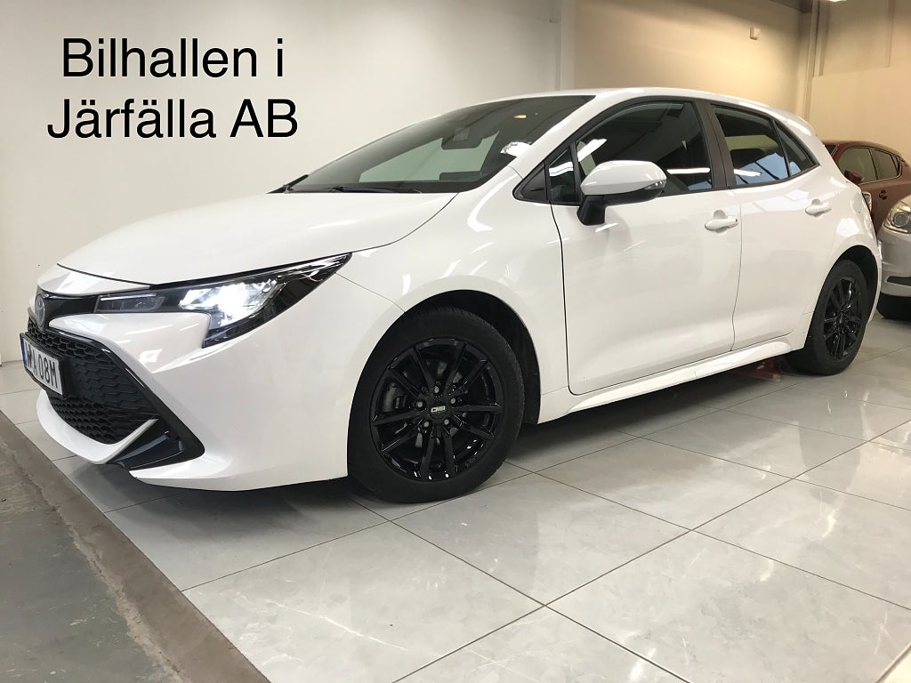 Toyota Corolla Hybrid e-CVT Active 1 ägare Euro 6 Ny bes servad