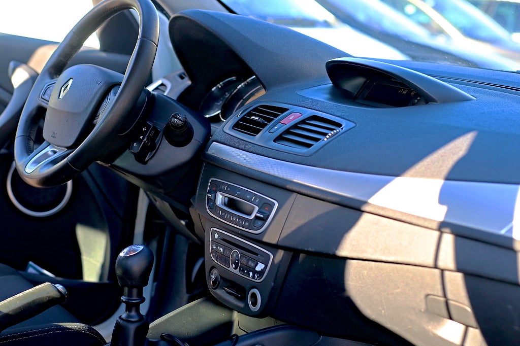 Renault Mégane NYBES, DRAR 0,39L, NY KAMREM, SÄNKT 10000KR