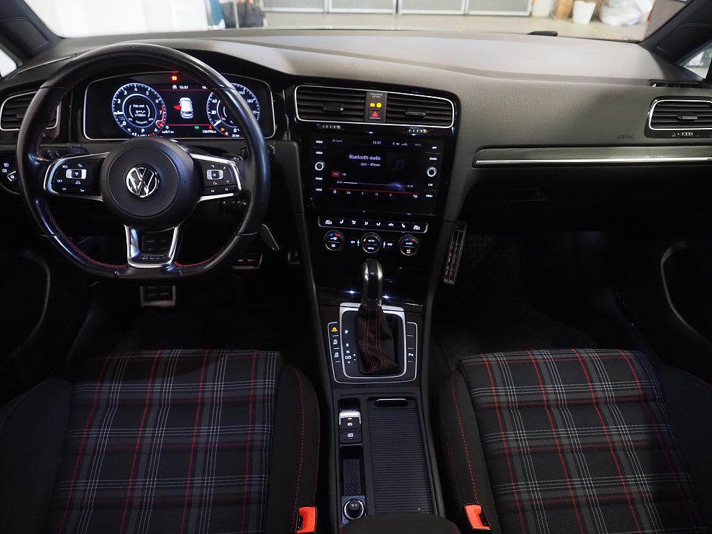 Volkswagen Golf GTI 2.0 TSI 245hk Performamce |Cockpit|Backkamera|M&K| 2018
