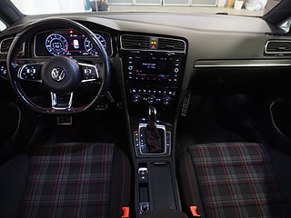 Halvkombi Volkswagen Golf 15 av 22